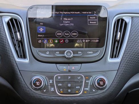 Used 2025 Chevrolet Malibu LT image 18