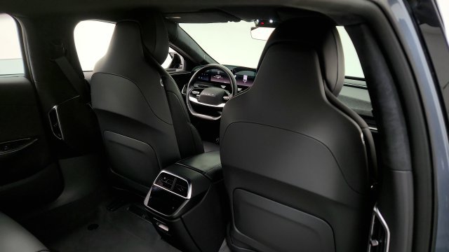 Used 2024 Lucid Air Touring AWD/4WD image 40
