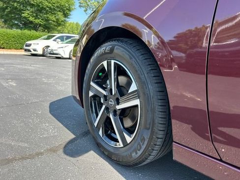 Used 2024 Nissan Sentra SV FWD image 11
