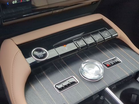 New 2025 Lincoln Navigator Black Label image 19