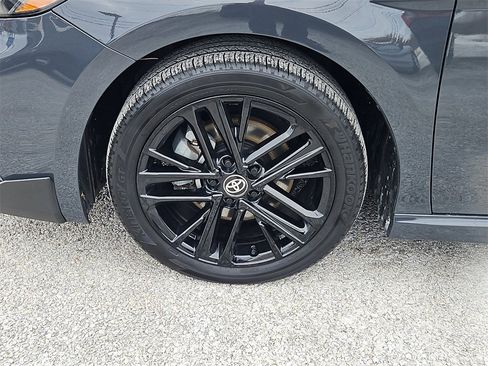 Used 2025 Toyota Camry SE w/ Convenience Package image 7