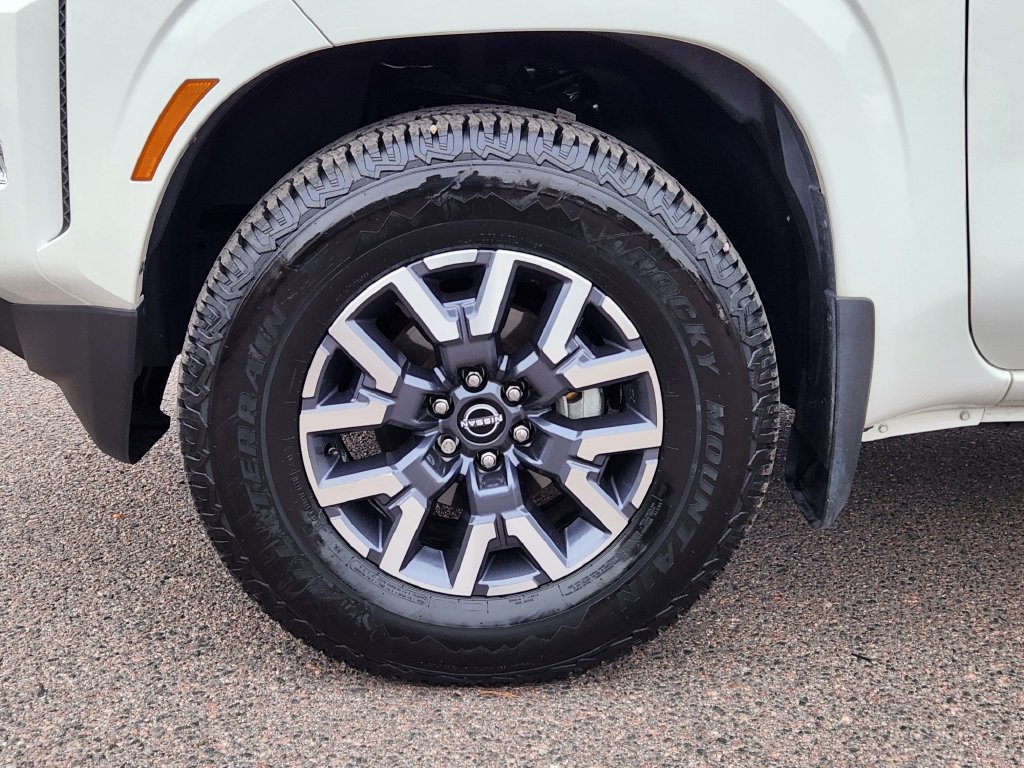 Certified 2024 Nissan Frontier SL w/ Technology Package AWD/4WD image 9