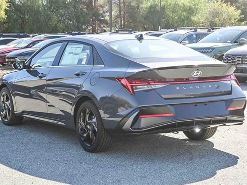 New 2026 Hyundai Elantra SEL Sport image 8