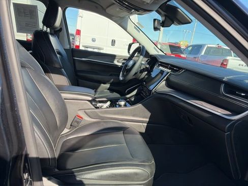 Used 2023 Jeep Grand Cherokee Limited image 11