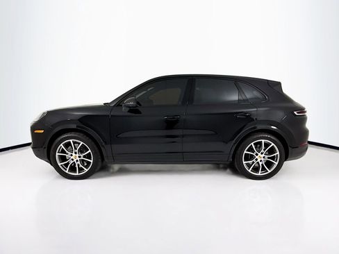 Certified 2024 Porsche Cayenne image 2