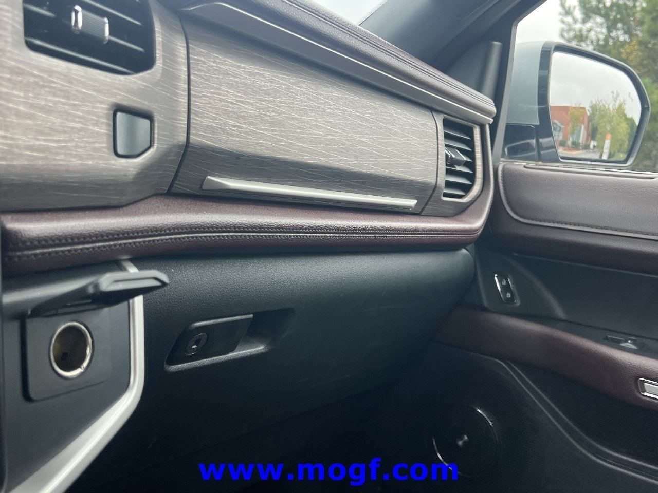 Certified 2024 Ford Expedition Limited RWD image 11