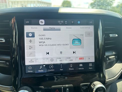 Used 2023 RAM 2500 Tradesman image 16