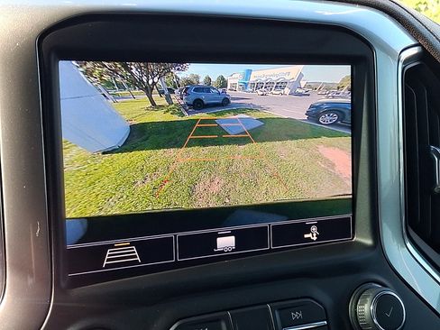 Used 2020 Chevrolet Silverado 1500 LT Trail Boss AWD/4WD image 17