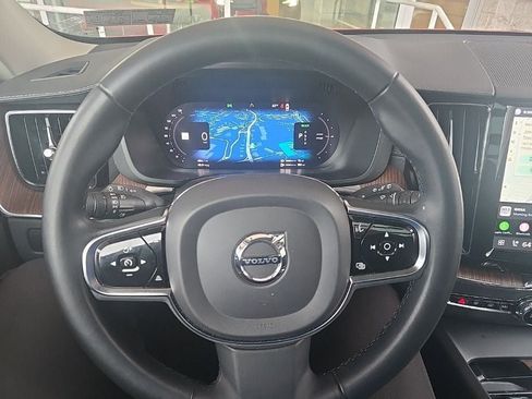 Used 2023 Volvo XC60 T8 Ultimate AWD/4WD image 3