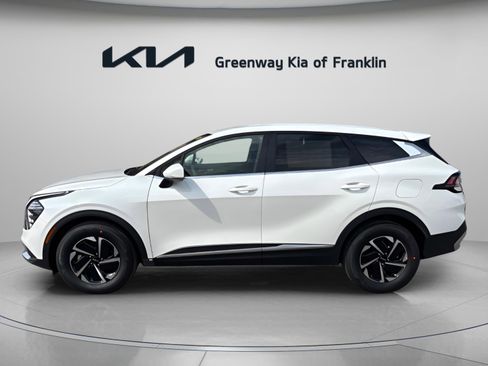 New 2025 Kia Sportage LX image 4