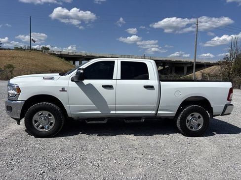 Used 2024 RAM 2500 Tradesman w/ Chrome Appearance Group AWD/4WD image 7