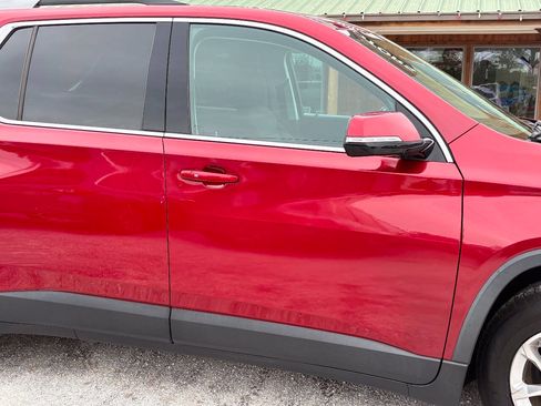 Used 2018 Chevrolet Traverse LT AWD/4WD image 4