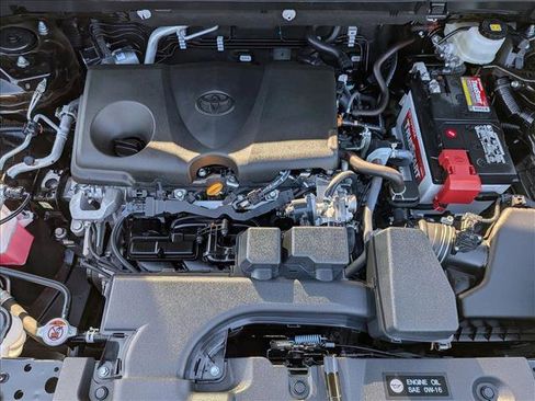 Used 2025 Toyota RAV4 XLE FWD image 22