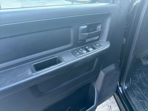 Used 2014 RAM 1500 Express RWD image 17