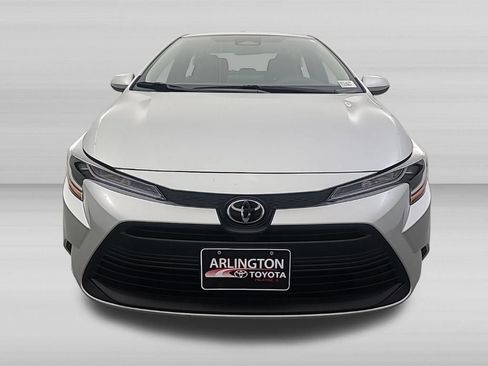 Used 2025 Toyota Corolla LE FWD image 8