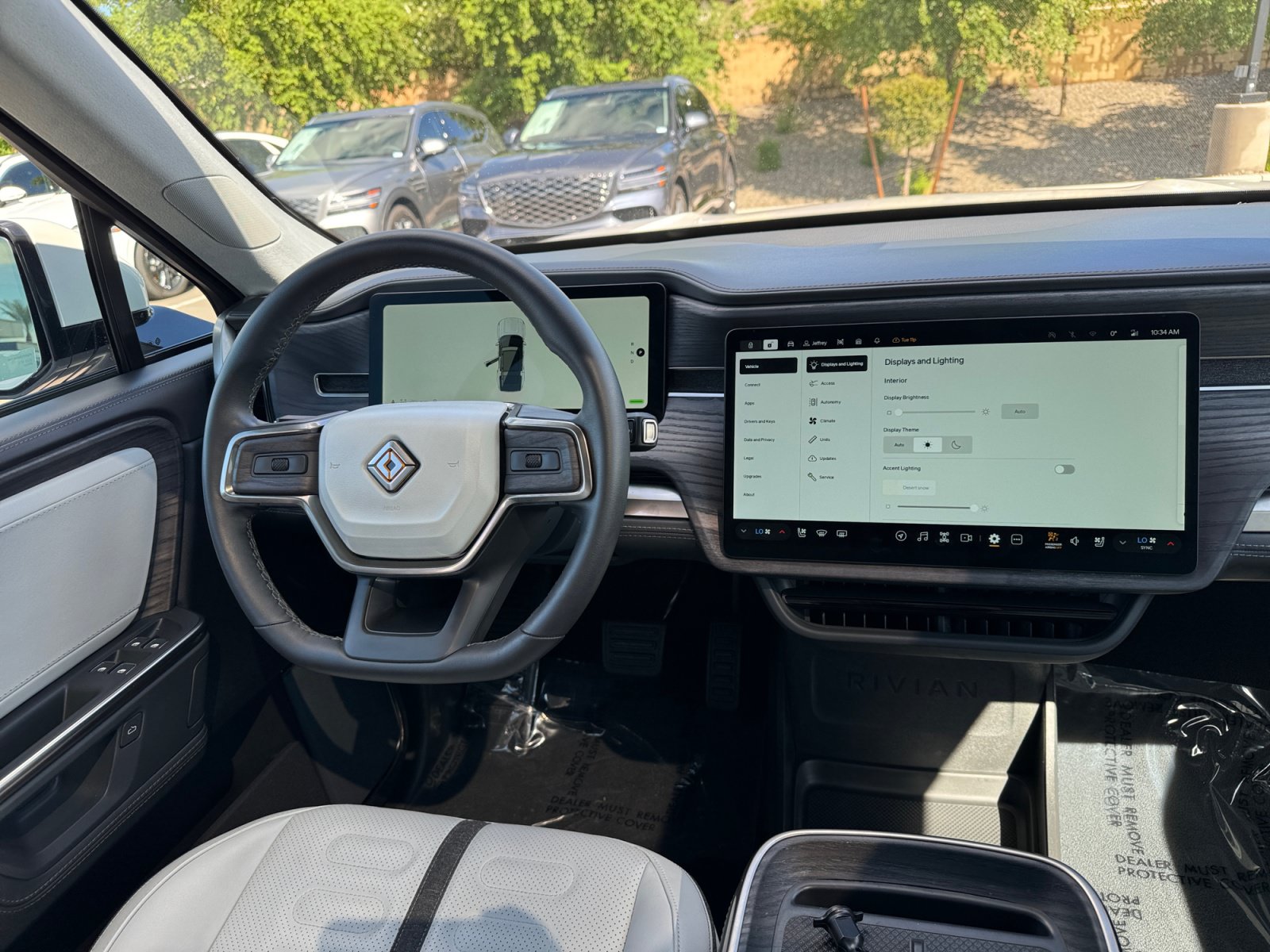 Used 2025 Rivian R1S Adventure Dual AWD/4WD image 15