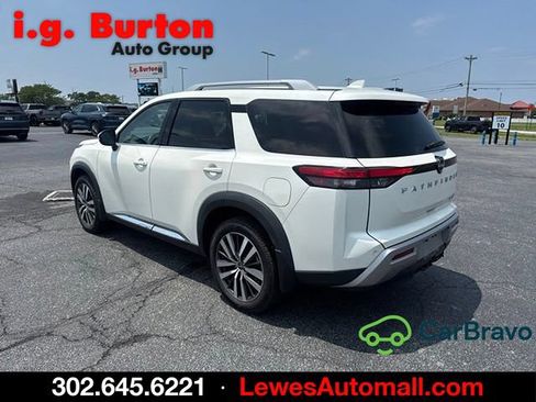 Used 2022 Nissan Pathfinder Platinum w/ Cargo Package AWD/4WD image 5