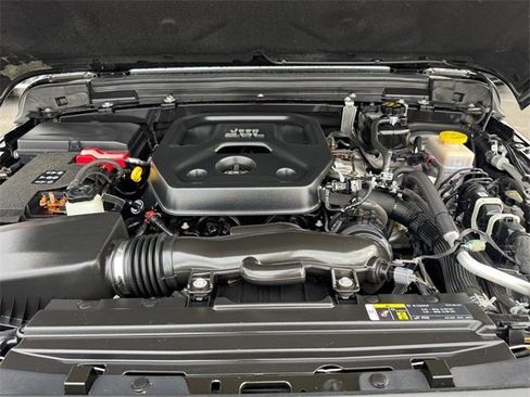 Used 2020 Jeep Wrangler Unlimited Sahara w/ Safety Group image 12