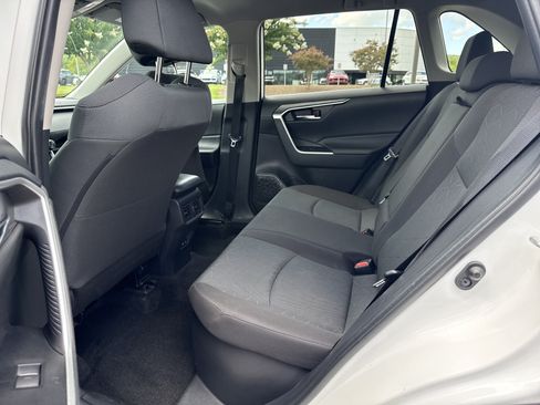 Used 2024 Toyota RAV4 XLE AWD/4WD image 20
