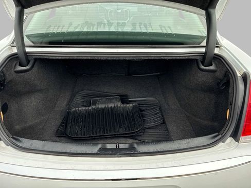 Used 2019 Chrysler 300 Touring w/ Quick Order Package 2EF image 12