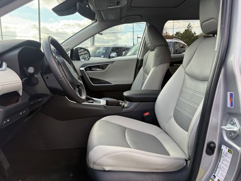 Used 2024 Toyota RAV4 Limited image 12