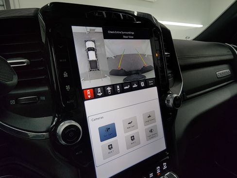 Used 2024 RAM 2500 Laramie w/ Night Edition image 17