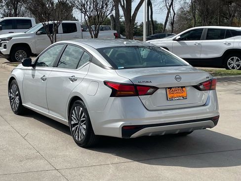 Used 2024 Nissan Altima 2.5 SV image 4