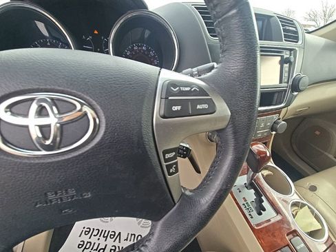 Used 2013 Toyota Highlander Limited image 16