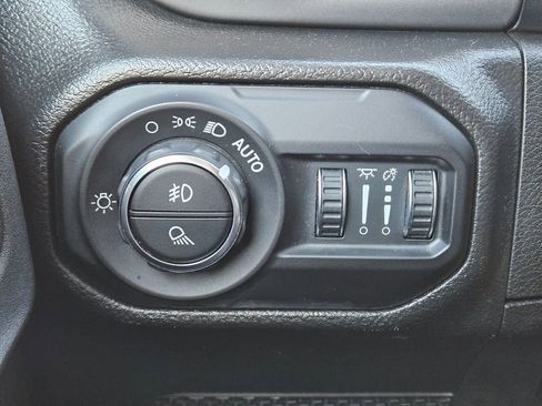 Used 2022 Jeep Gladiator Sport image 19