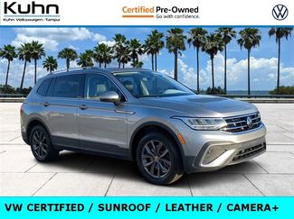 Certified 2022 Volkswagen Tiguan SE w/ Panoramic Sunroof Package image 1