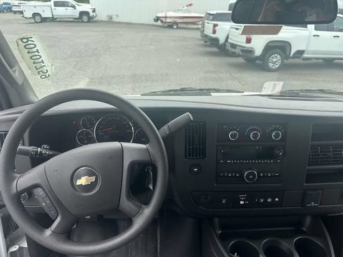 New 2024 Chevrolet Express 4500 w/ Power Convenience Package RWD image 12
