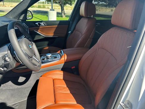 Used 2026 BMW X7 M60i AWD/4WD image 24