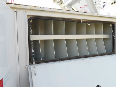 Used 2007 Ford F550 2WD Regular Cab Super Duty image 19