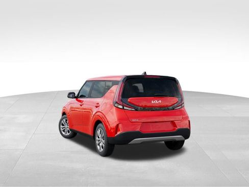 Used 2025 Kia Soul LX image 6