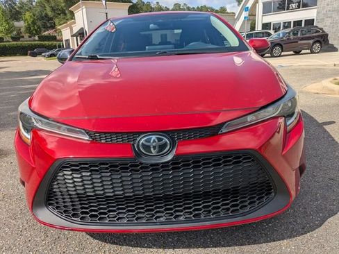 Used 2020 Toyota Corolla LE FWD image 3