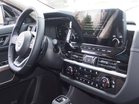 New 2025 Nissan Pathfinder Platinum image 10