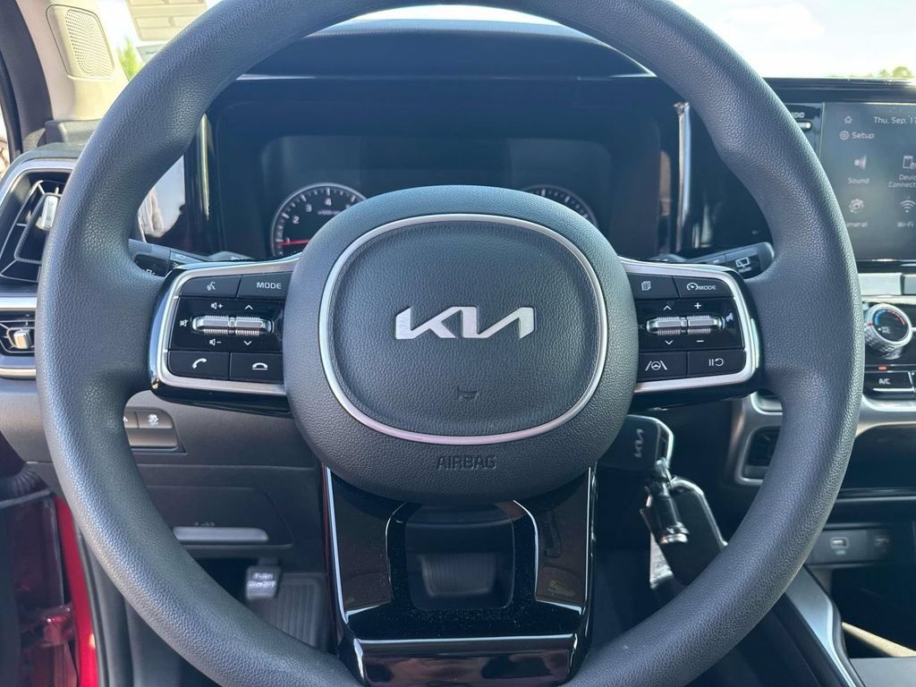 Used 2022 Kia Sorento LX FWD image 27