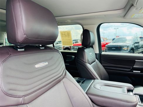 Used 2025 Ford Expedition Platinum w/ Platinum Ultimate Package AWD/4WD image 22