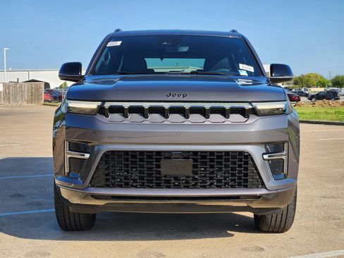 New 2026 Jeep Grand Wagoneer Limited AWD/4WD image 7
