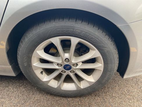 Used 2020 Ford Fusion SE FWD image 11