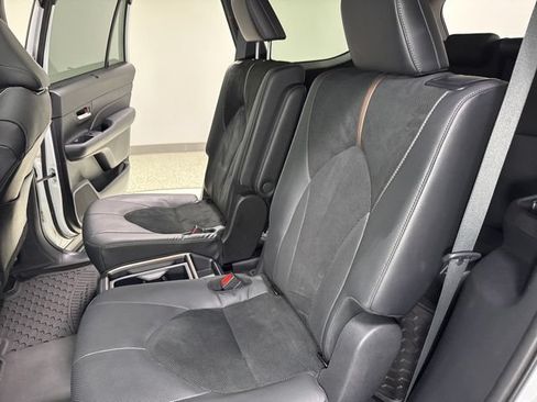 Used 2024 Toyota Grand Highlander AWD Hybrid image 30