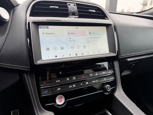 Used 2017 Jaguar F-PACE S image 27