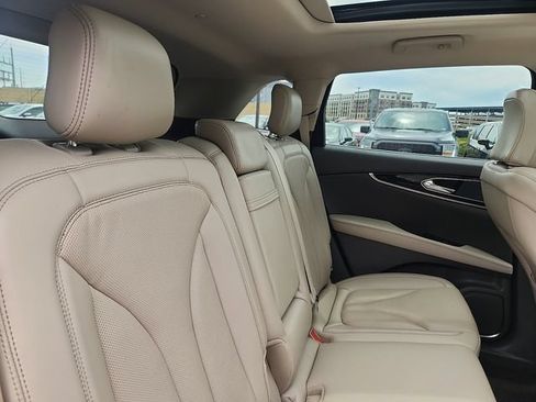 Used 2022 Lincoln Nautilus Reserve AWD/4WD image 29