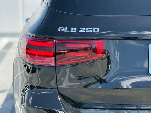 New 2026 Mercedes-Benz GLB 250 image 9