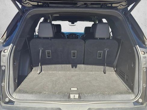 Used 2023 Chevrolet Traverse RS image 4