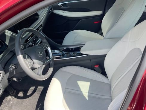 Used 2023 Hyundai Sonata SEL w/ Convenience Package FWD image 5