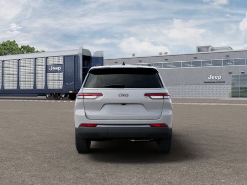 New 2025 Jeep Grand Cherokee L Limited image 7