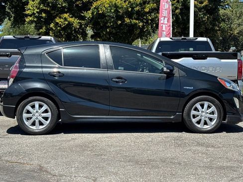 Used 2017 Toyota Prius C Two FWD image 2