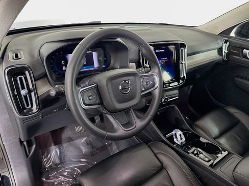 Used 2023 Volvo XC40 B5 Ultimate w/ Protection Package Premier image 10