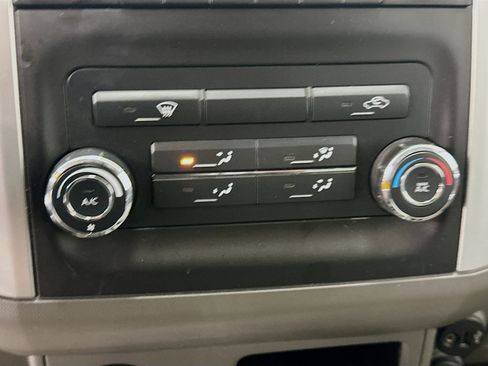 Used 2018 Nissan Frontier SV AWD/4WD image 23